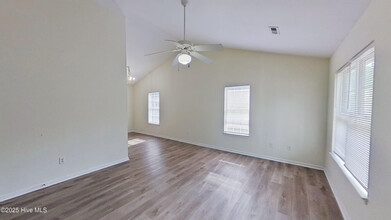 4240 Sunglow Dr in Wilmington, NC - Building Photo - Building Photo