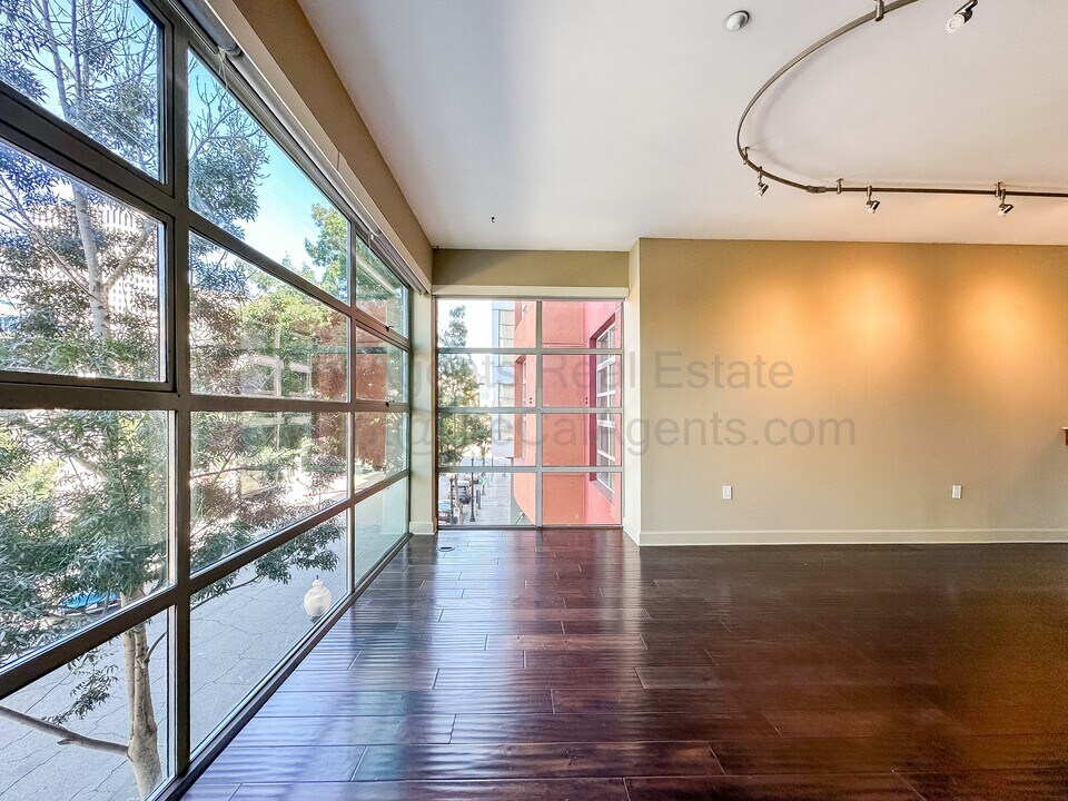 585 9th St in Oakland, CA - Building Photo