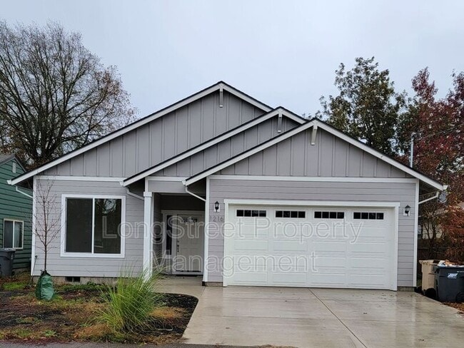 property at 1216 SW Walnut St