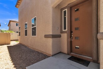 3041 Lake Como Ave in Las Vegas, NV - Building Photo - Building Photo