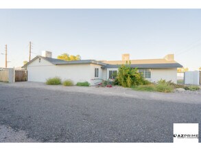 2802 N 36th St in Phoenix, AZ - Building Photo - Building Photo