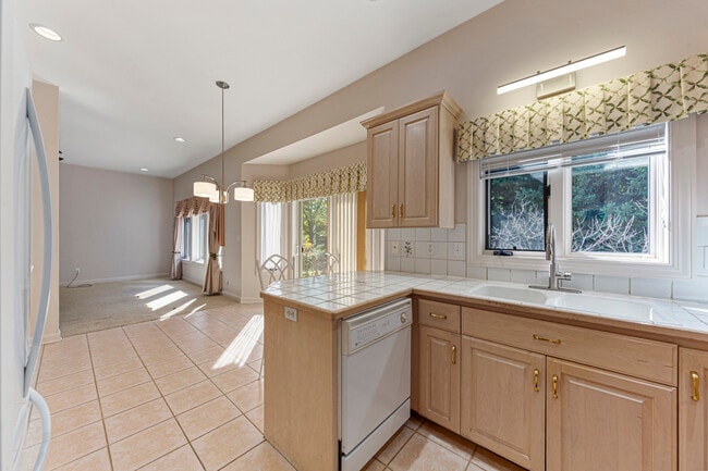 1440 Salem Rd SW in Rochester, MN - Building Photo - Building Photo