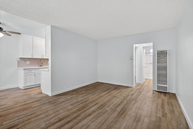 1751 Cabrillo Ave in Torrance, CA - Building Photo - Building Photo