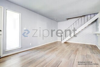 7384 Franklin Blvd in Sacramento, CA - Building Photo - Building Photo
