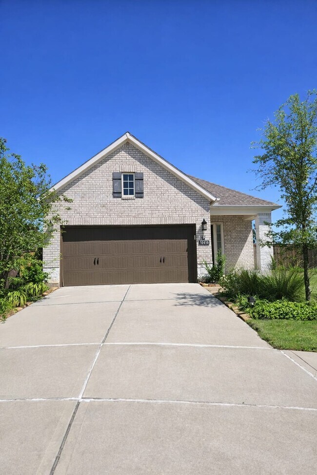 property at 10810 Burgess Pk Ct