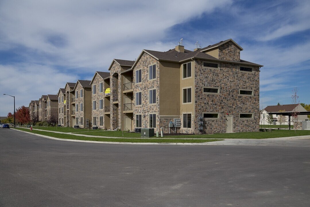426 W 200 N St in Springville, UT - Building Photo