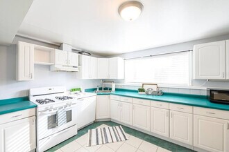 1416 S Hollow Dale Dr in Cottonwood Heights, UT - Building Photo - Building Photo