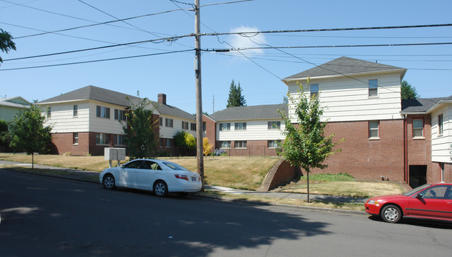 Orchard Apartments in Portland, OR - Foto de edificio - Building Photo