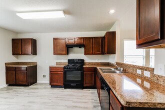 900 Desoto Dr in Richmond, TX - Building Photo - Building Photo