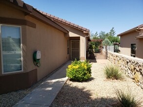 2541 Prado Del Sol Ave in Las Cruces, NM - Building Photo - Building Photo