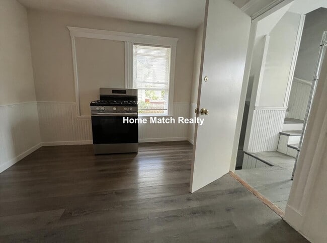 20 Perry St, Unit 1