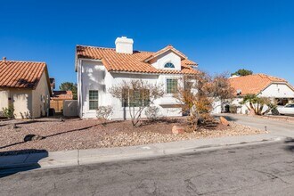 225 Comanche Pl in Henderson, NV - Building Photo - Building Photo