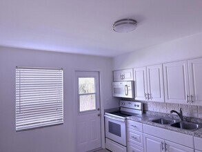 626 Prosperity Farms Rd in North Palm Beach, FL - Building Photo - Building Photo