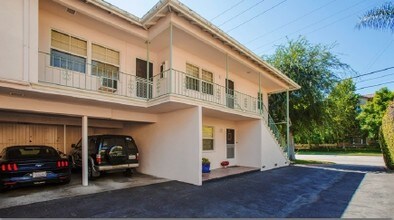 4210 Cahuenga Blvd in Toluca Lake, CA - Building Photo - Building Photo