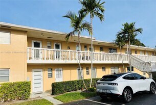2214 NE 1st Way in Boynton Beach, FL - Building Photo