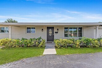 7400 NW 15th St in Plantation, FL - Building Photo - Building Photo