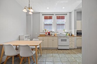265 Beacon St, Unit 23 in Boston, MA - Building Photo - Building Photo