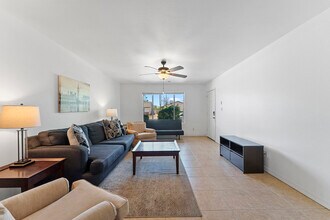 5409 S Hazelton Ln in Tempe, AZ - Building Photo - Building Photo