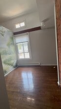 49 Warren St, Unit A in New Haven, CT - Foto de edificio - Building Photo