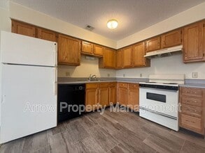 1015 14th St in Wamego, KS - Foto de edificio - Building Photo