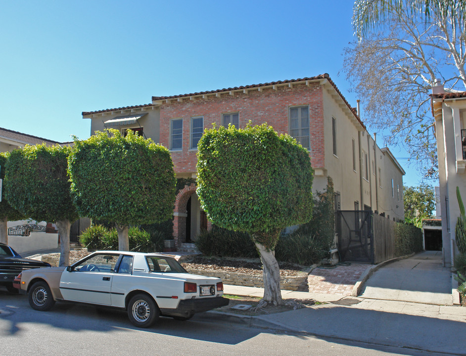 439 N Gardner St in Los Angeles, CA - Building Photo