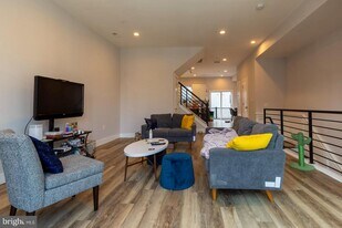 1850 Frankford Ave in Philadelphia, PA - Building Photo