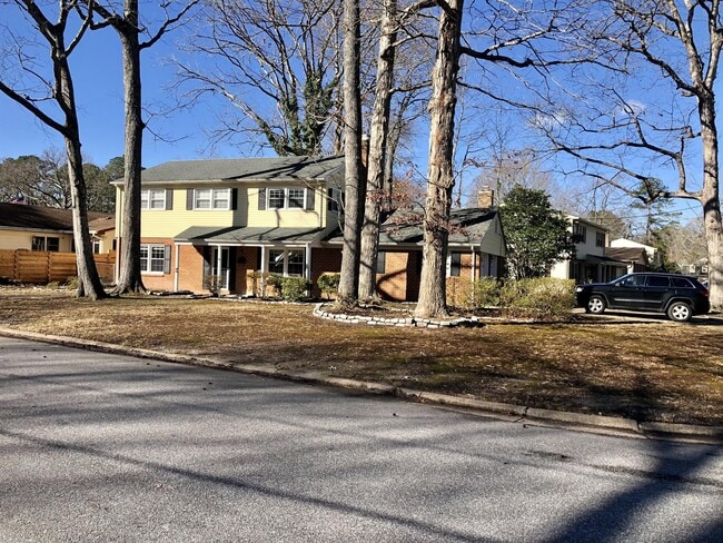 property at 613 Reef Ln
