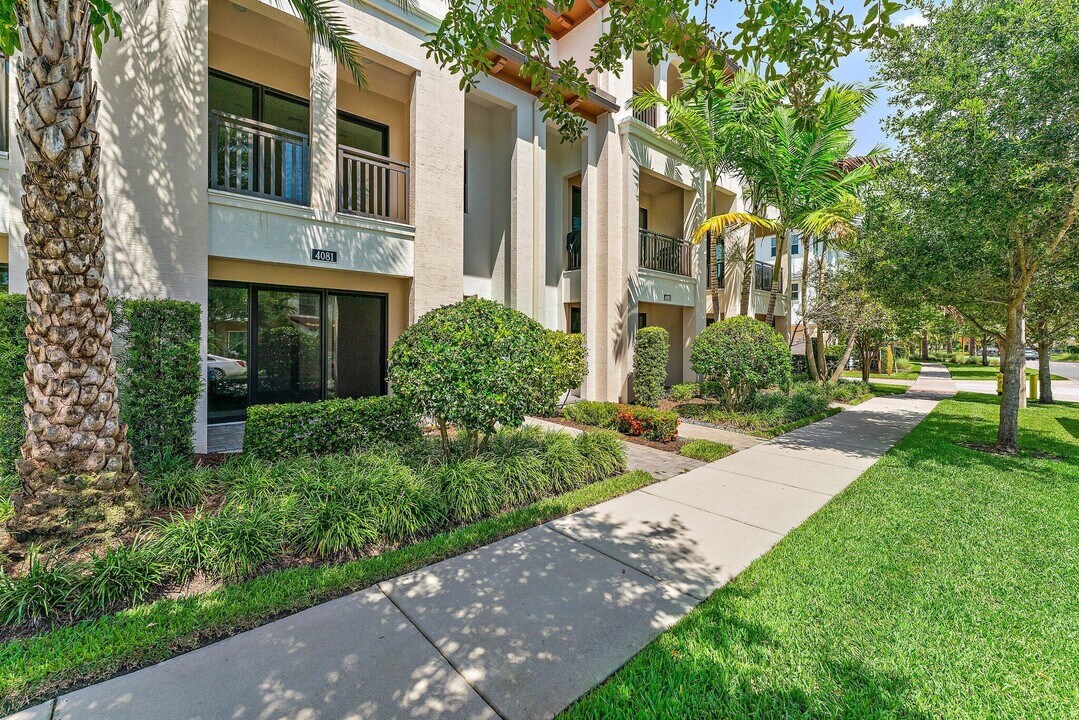 4081 Faraday Wy in Palm Beach Gardens, FL - Building Photo