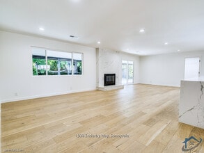 1038 Enderby Way in Sunnyvale, CA - Building Photo - Building Photo