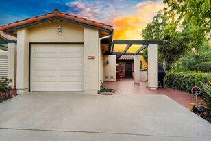 6917 Camino Revueltos in San Diego, CA - Building Photo