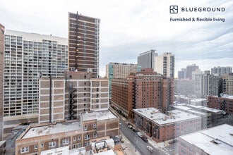 450 W Belmont Ave in Chicago, IL - Building Photo - Building Photo