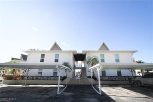 97 Georgetown Blvd in Naples, FL - Building Photo