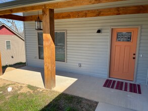 1127 Traders Walk in Johnson City, TN - Building Photo - Building Photo