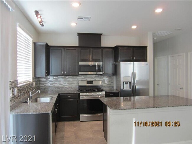 4319 Creekside Cavern Ave in North Las Vegas, NV - Building Photo - Building Photo