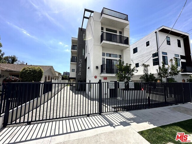 3414 London St in Los Angeles, CA - Building Photo - Building Photo