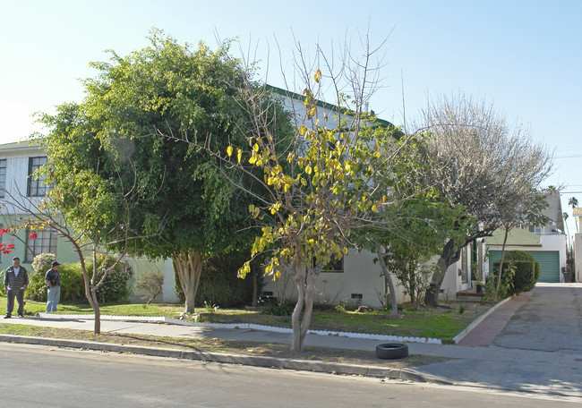 1451 S Bronson Ave in Los Angeles, CA - Building Photo - Building Photo