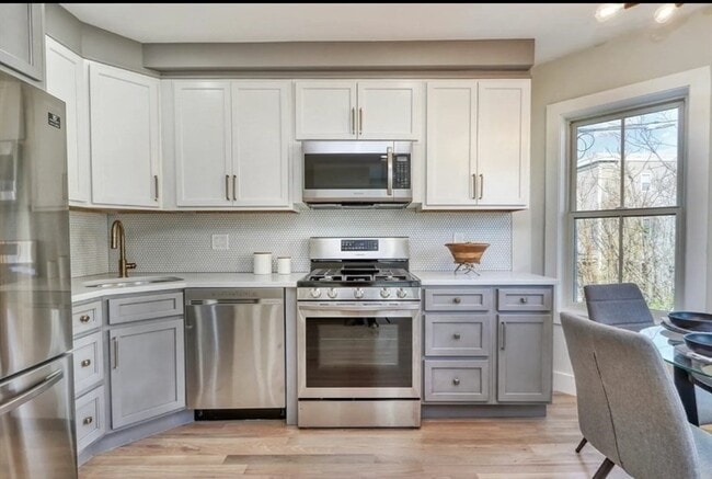 12 Cawfield St in Boston, MA - Building Photo - Building Photo