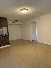 10027 Winding Lake Rd in Sunrise, FL - Building Photo - Building Photo