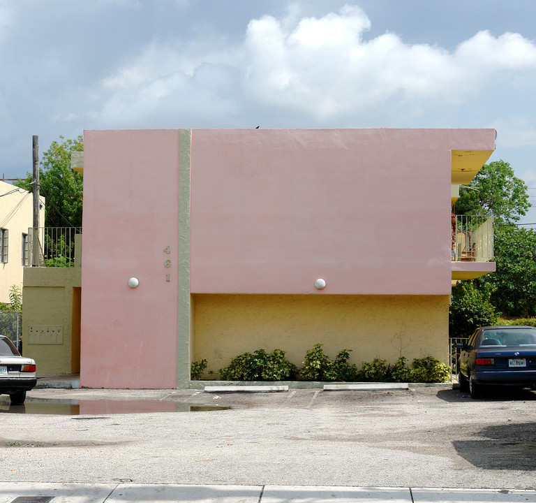 461 SW 7th St in Miami, FL - Building Photo