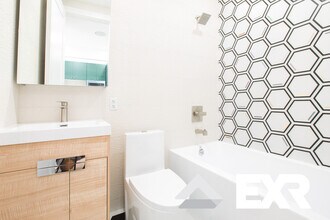 1027 Putnam Ave, Unit 3B in Brooklyn, NY - Building Photo - Building Photo