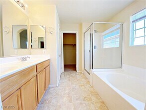 4074 Sparrow Rock St in Las Vegas, NV - Building Photo - Building Photo