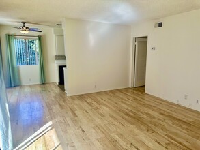 4325 Dixie Canyon Ave, Unit 1 in Sherman Oaks, CA - Foto de edificio - Building Photo