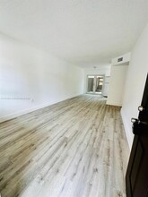 5421 W 24th Ave-Unit -21 in Hialeah, FL - Building Photo - Building Photo