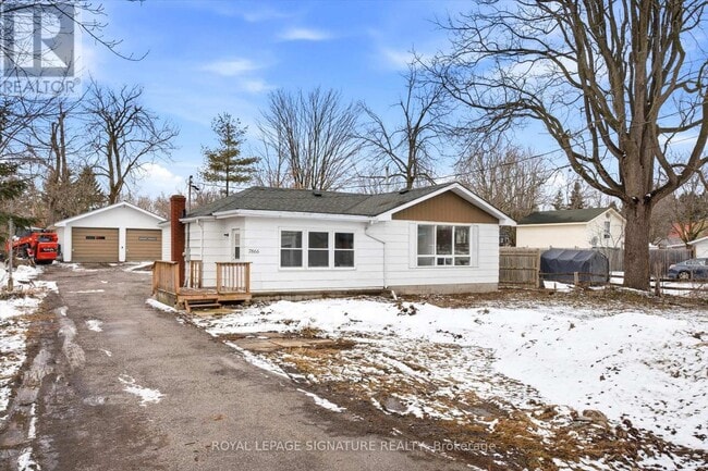 property at 7866 Yonge St