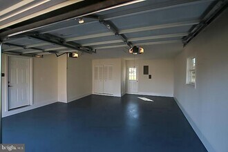 13145 Melville Ln in Fairfax, VA - Building Photo - Building Photo