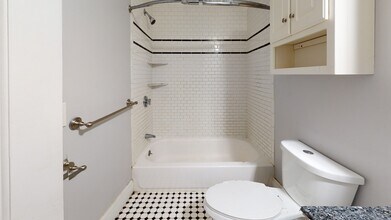 10 Chesterton St, Unit 1 in Boston, MA - Building Photo - Building Photo