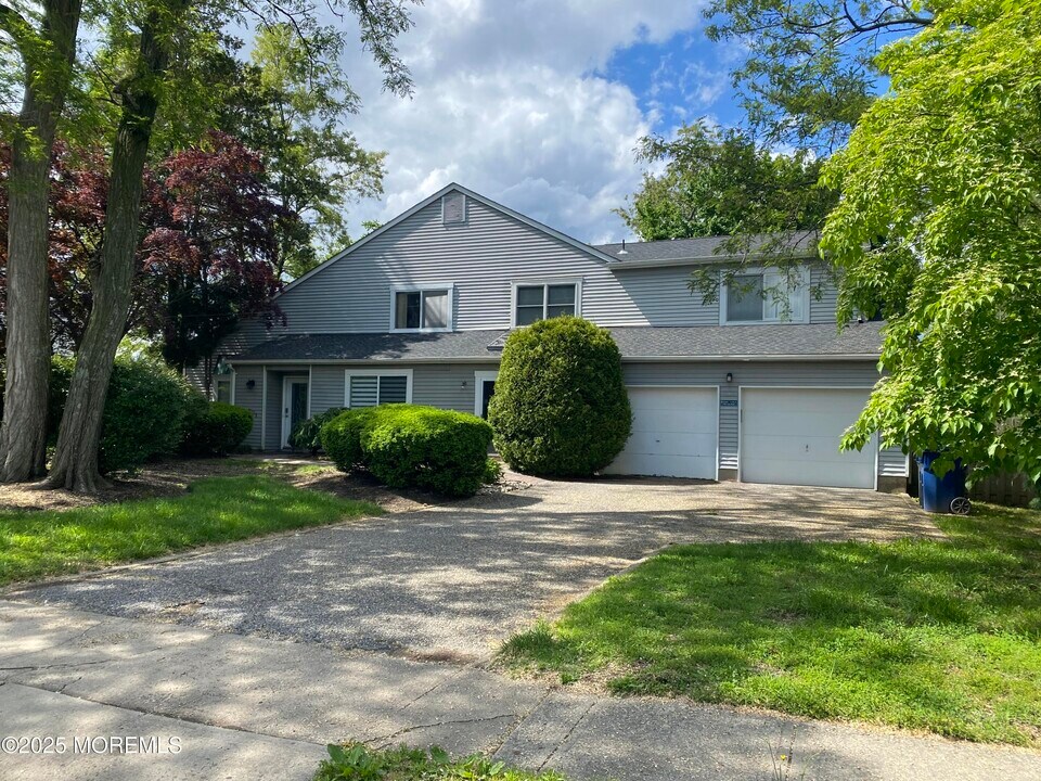 201 Alpern Ave in Long Branch, NJ - Building Photo