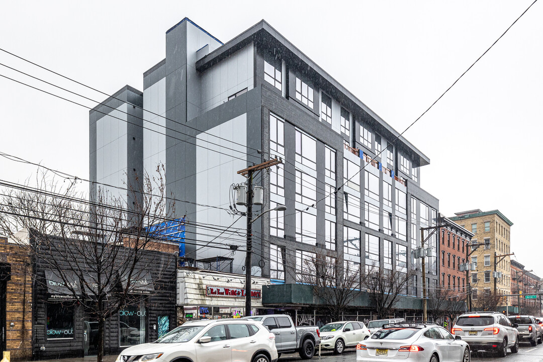 Columbus & Barrow Residences in Jersey City, NJ - Building Photo