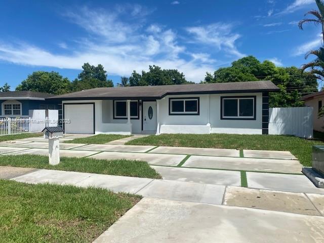 75 NE 172nd St in North Miami Beach, FL - Building Photo - Building Photo