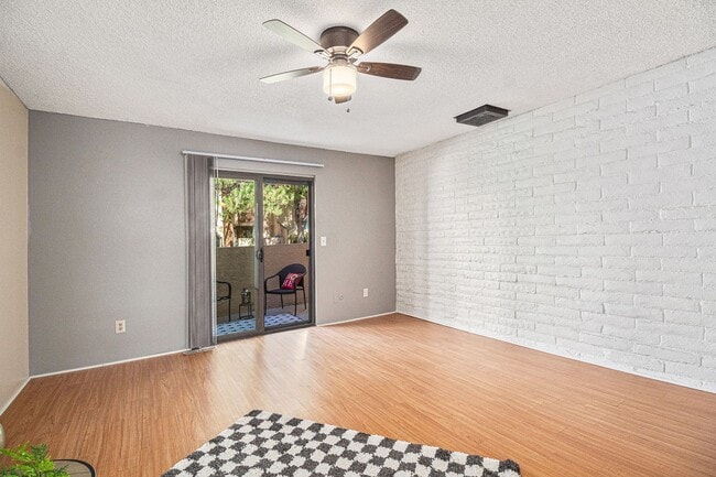 1060 Parker Rd in Denver, CO - Building Photo - Building Photo